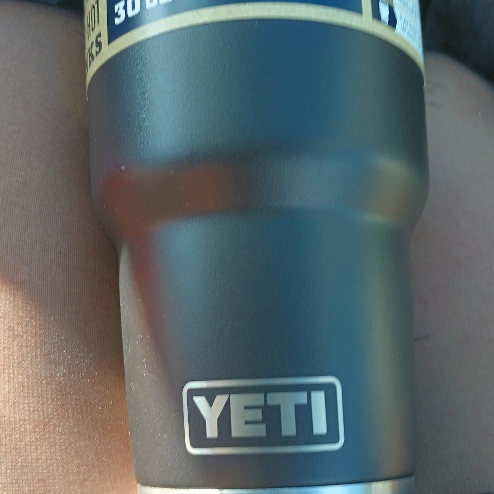Yeti 30 oz tumbler